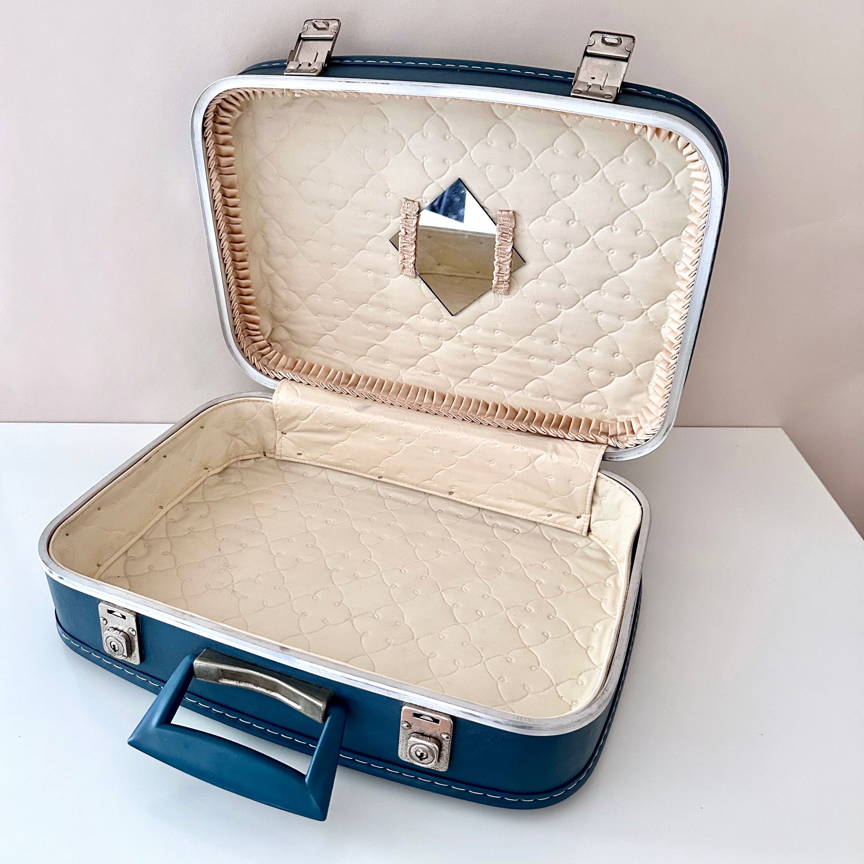 Vintage suitcase air france stewardess 1970