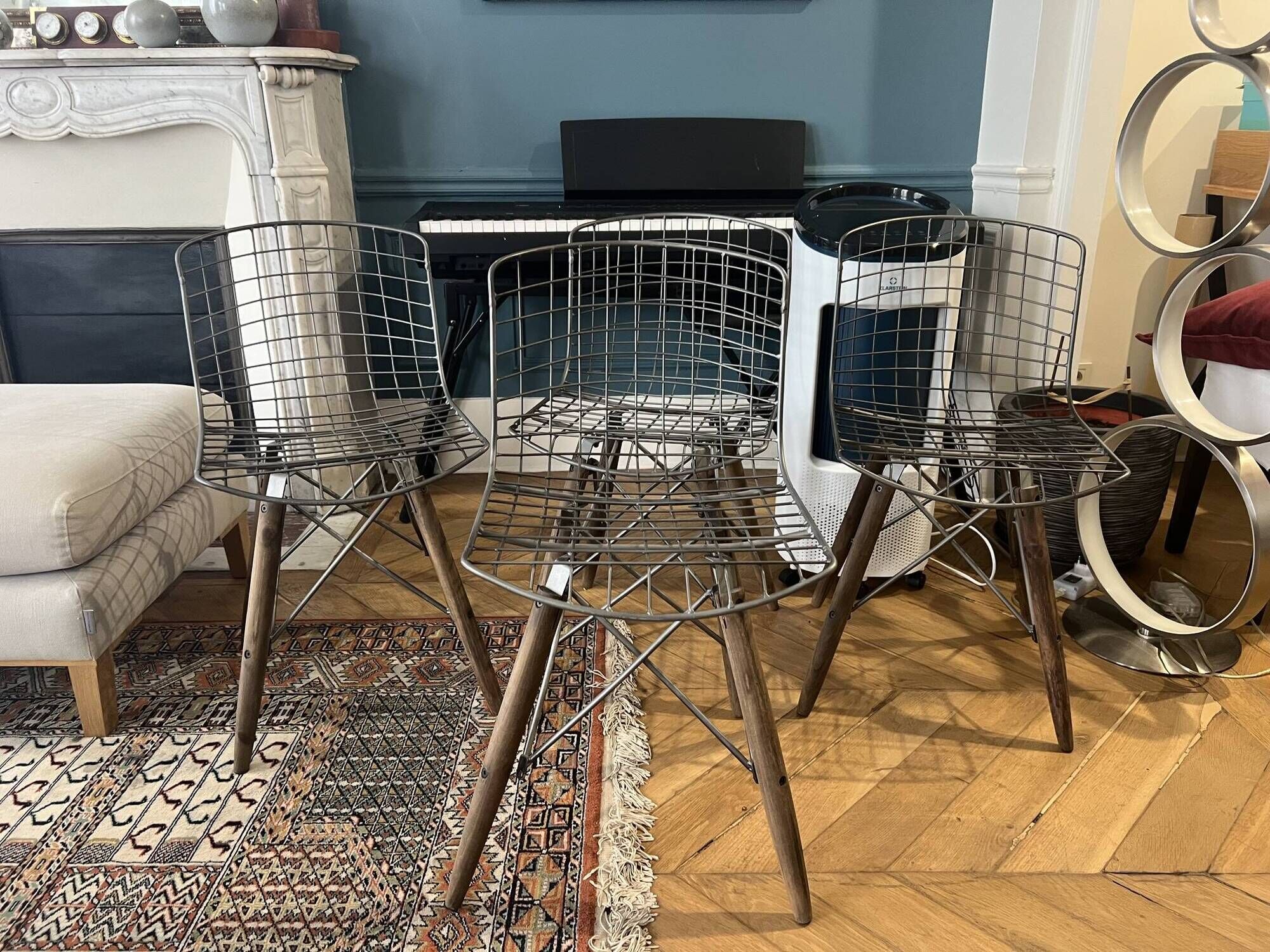 Set of 4 vintage Wire chairs in metal and wood