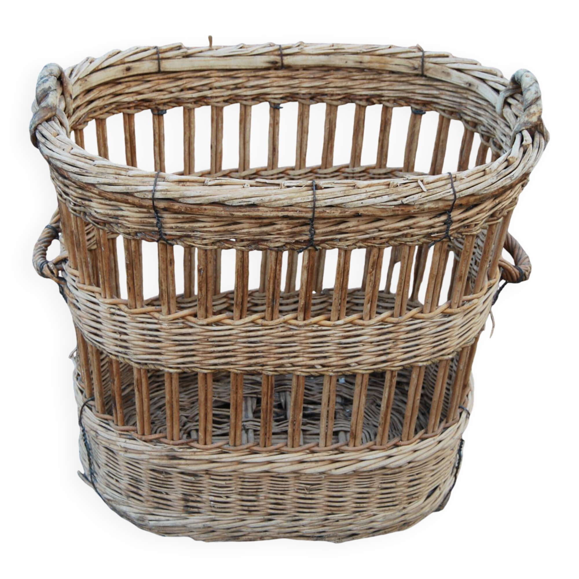 Old and large wicker baker's basket - 1920s-1930s