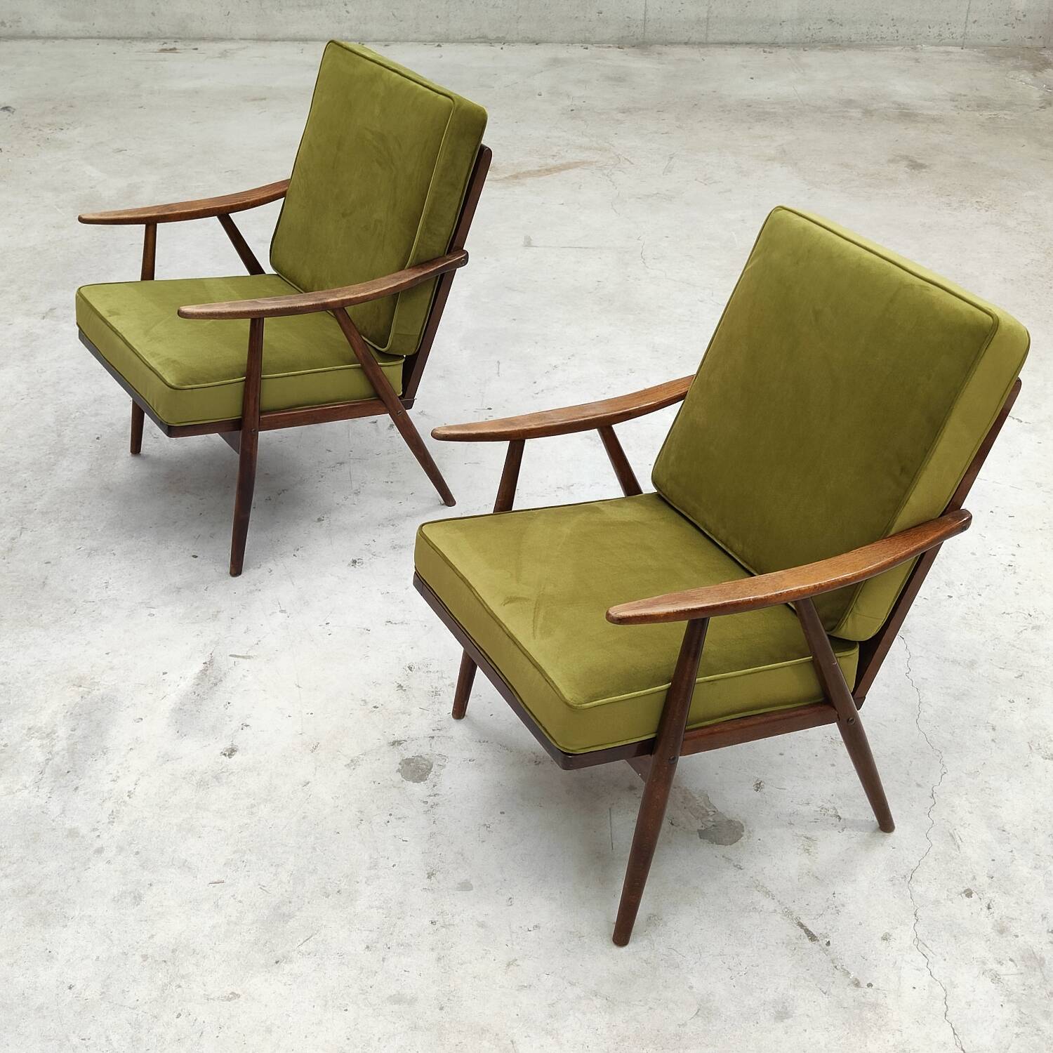 Pair of green velvet boomerang armchairs by Antonin Suman for Ton Bystrice "Thonet"