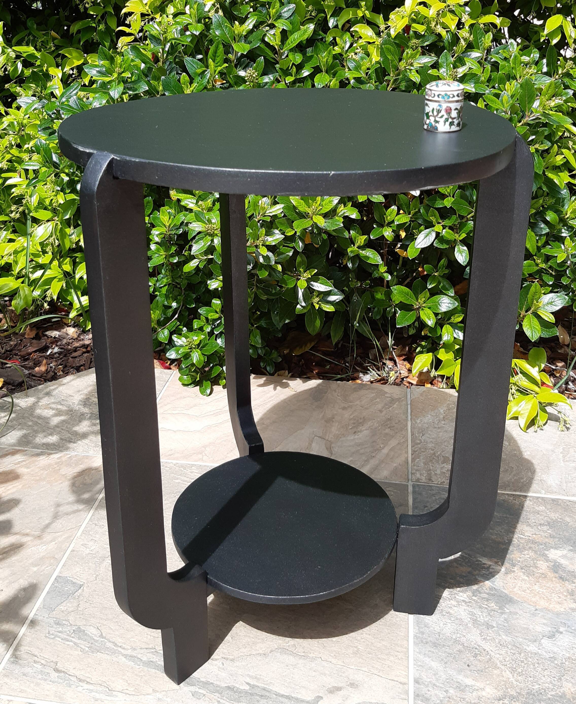 Gueridon art déco laqué noir acier