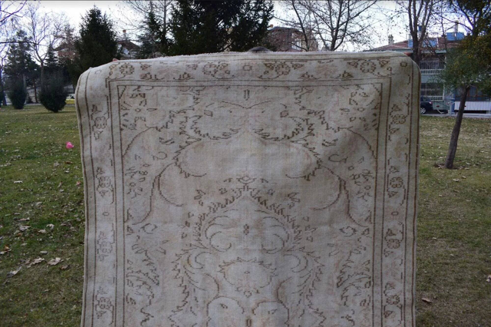 Vintage handmade Turkish rug 165x260 cm