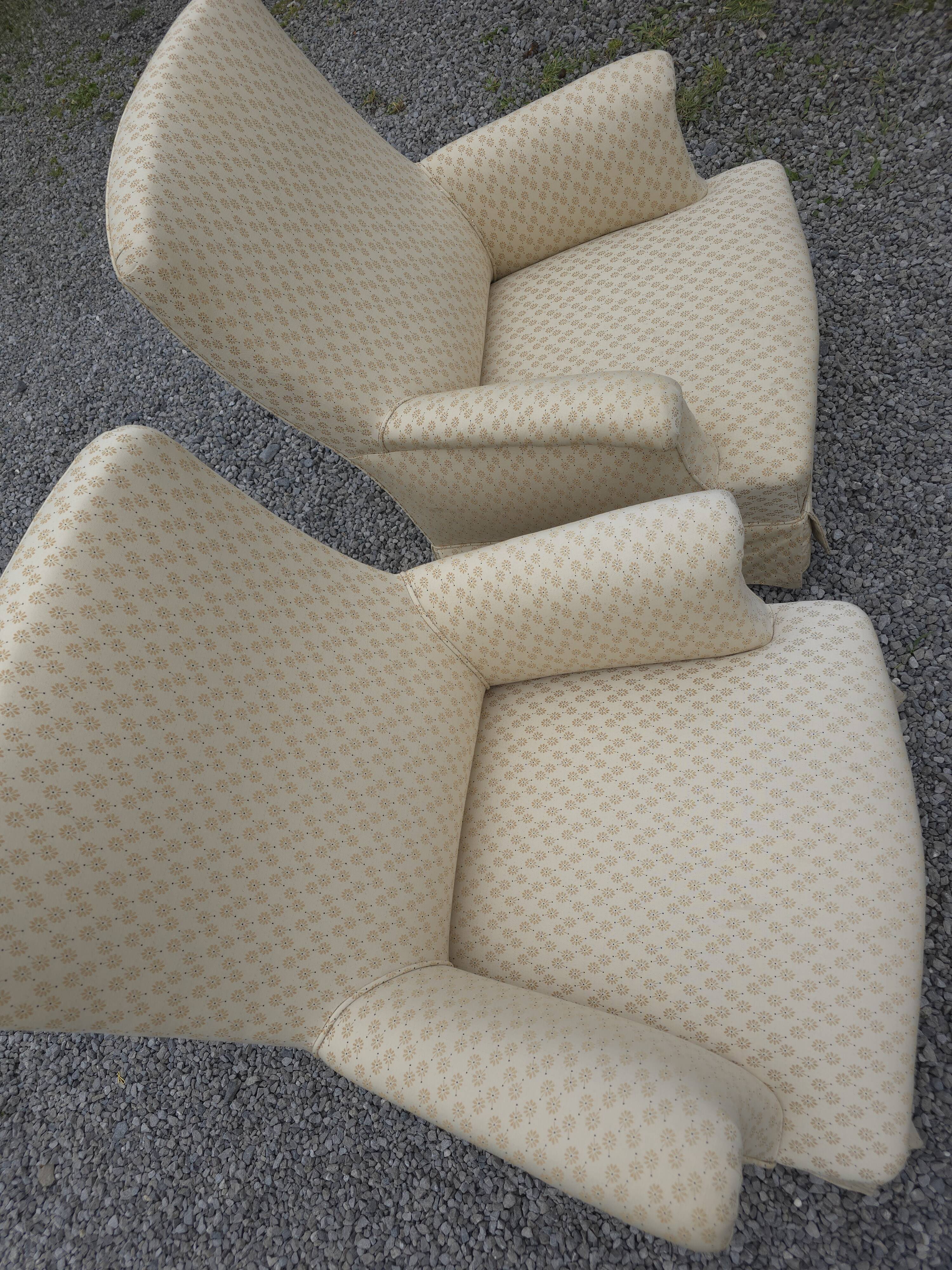 Paire de fauteuils crapaud