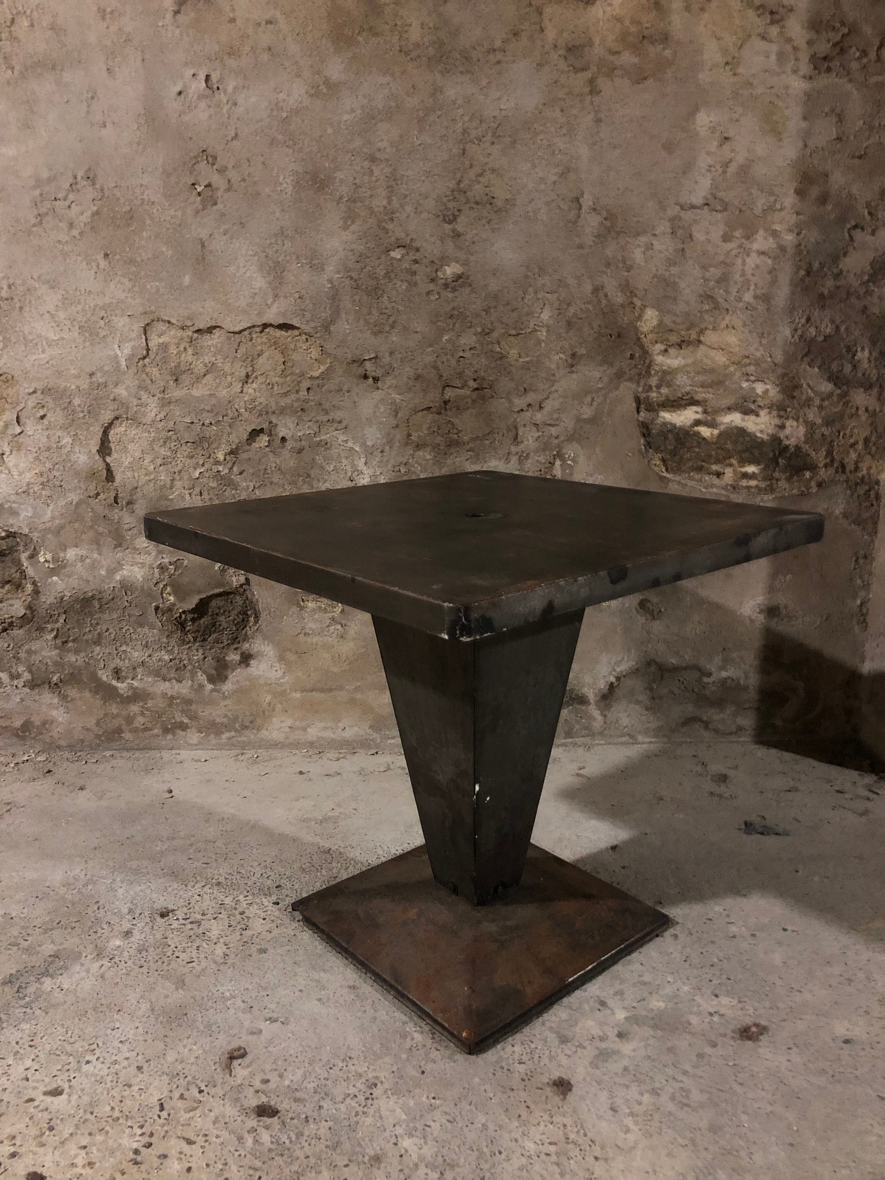 KUB Tolix table by Xavier Pauchard