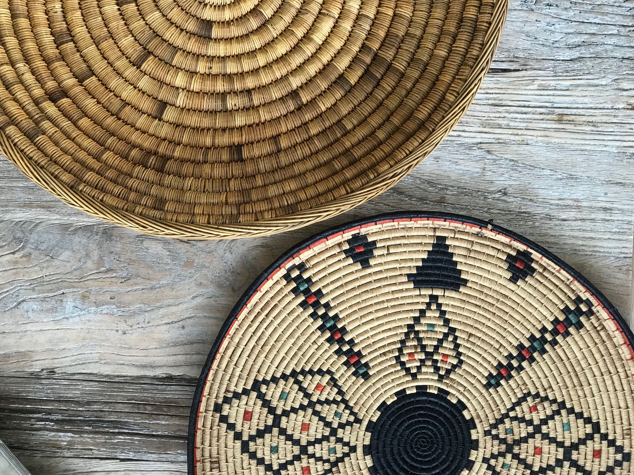 Braided wicker dish with ethnic motifs