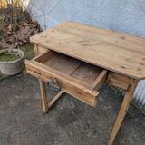Children's desk