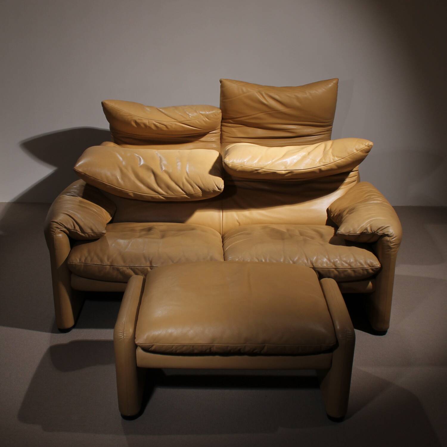 Leather Seating Group ‚Maralunga‘ by Vico Magistretti for Cassina