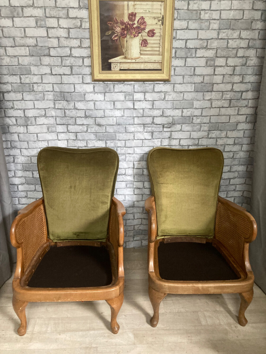 Fauteuils cannage et tissus velours