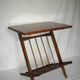 Table basse ; range disques ; revues style scandinave des années 50