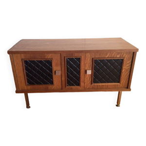 Petit buffet brutaliste