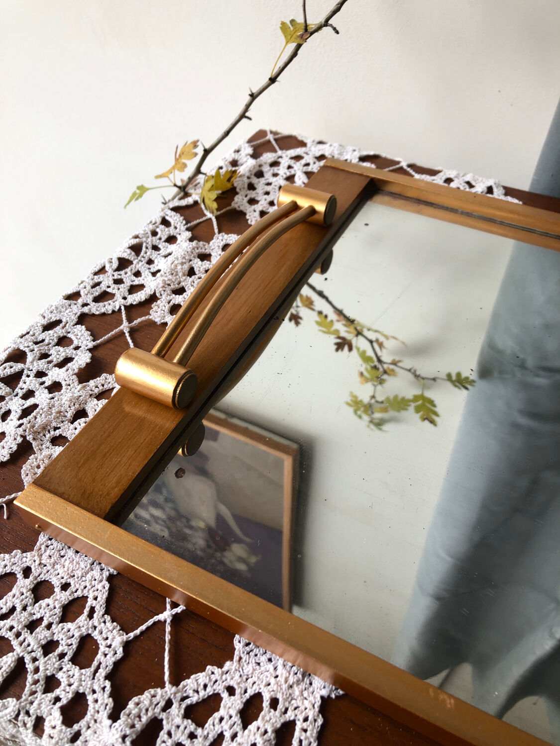 Metal, wood and mirror top