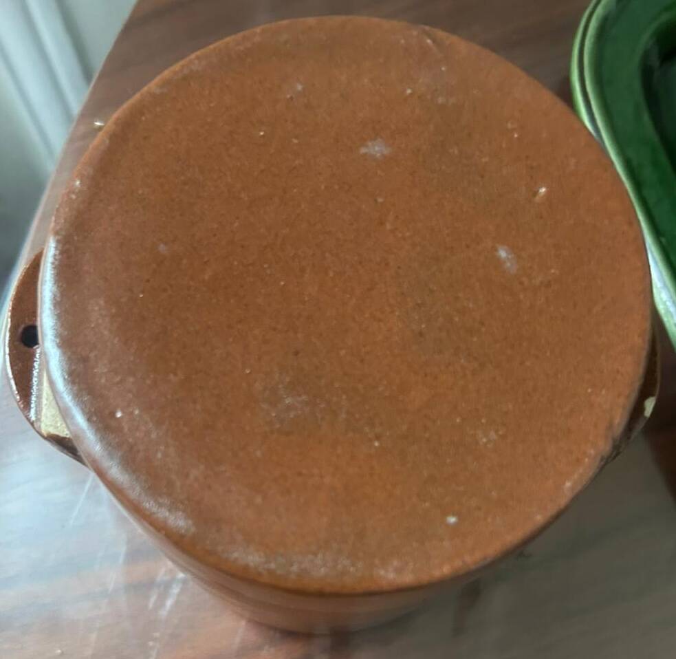 2 pots anciens en grès