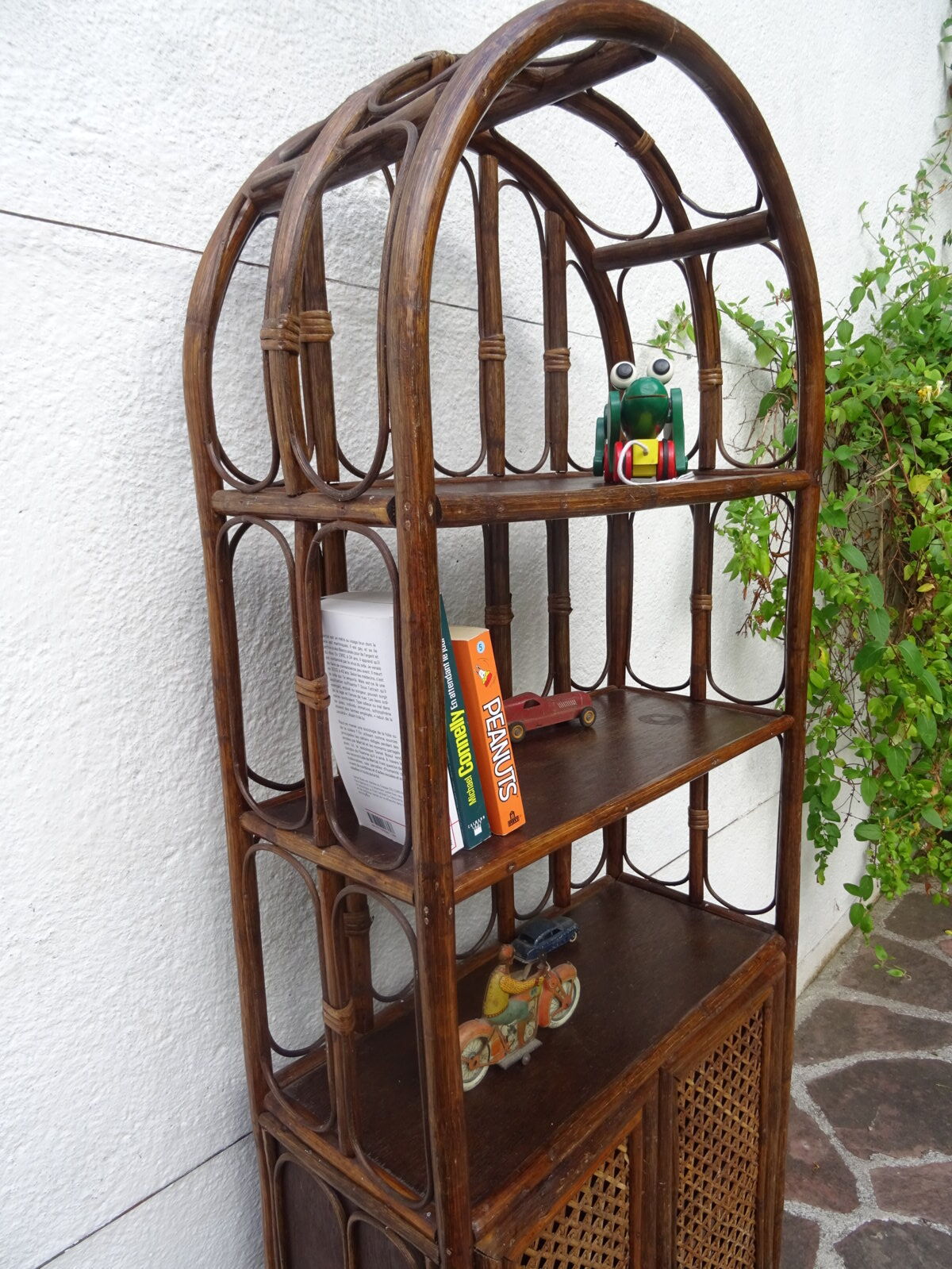 Rattan canning shelf