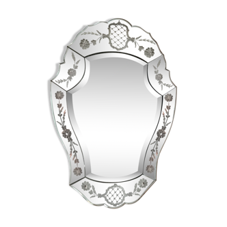 Venetian mirror v
