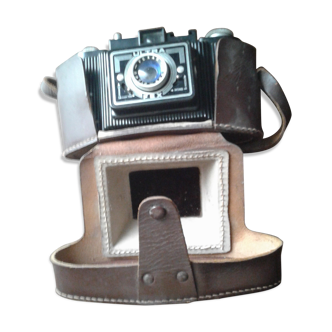 Vintage camera with Fex case