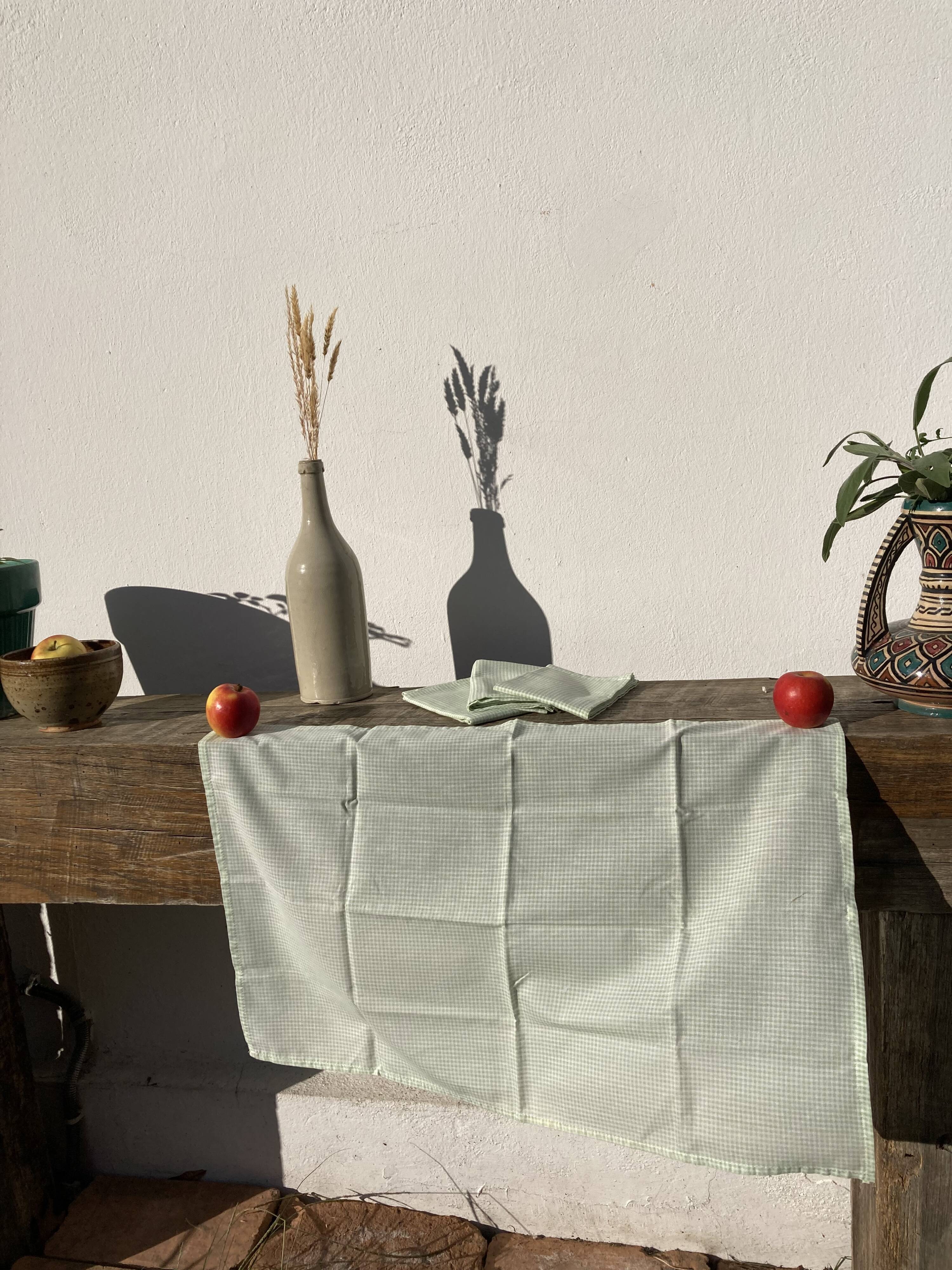 4 green rectangular napkins \u00e0 vintage tiles