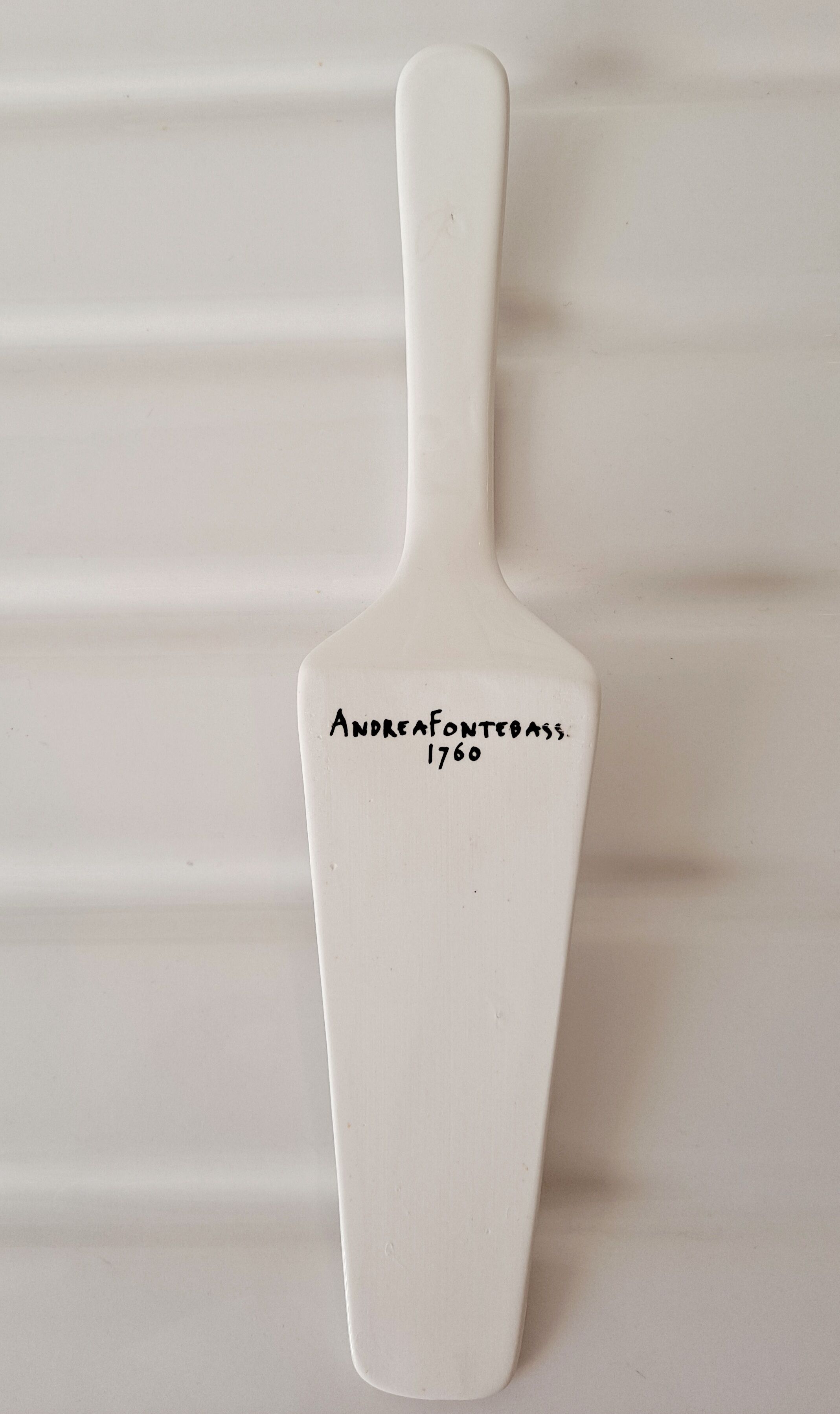 White porcelain pie shovel