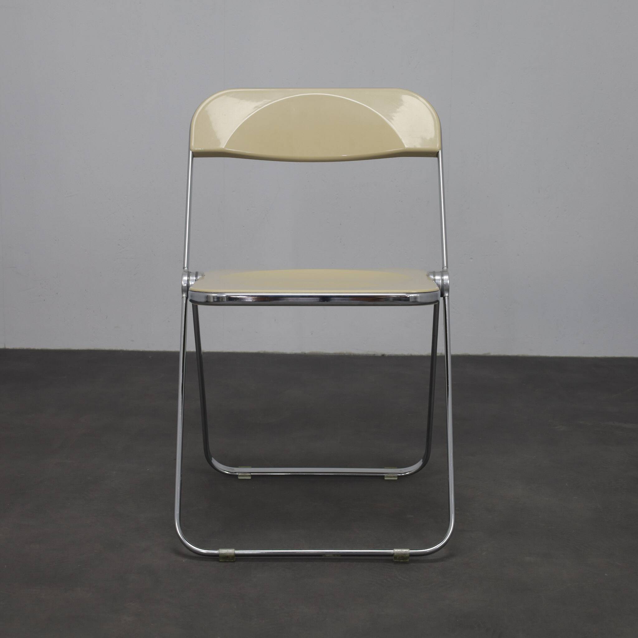 Paire de chaises pliantes Plia par Giancarlo Piretti pour Castelli, années 1970.