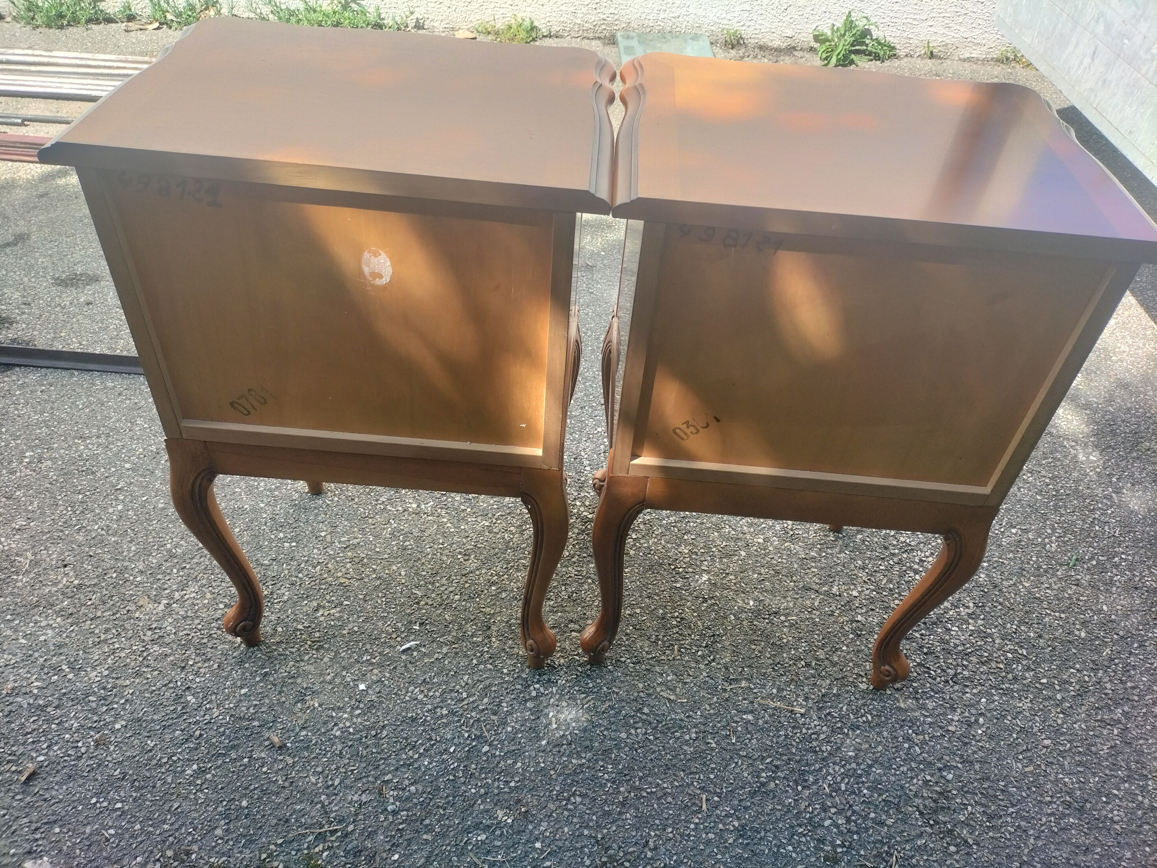 Set of 2 bedside tables