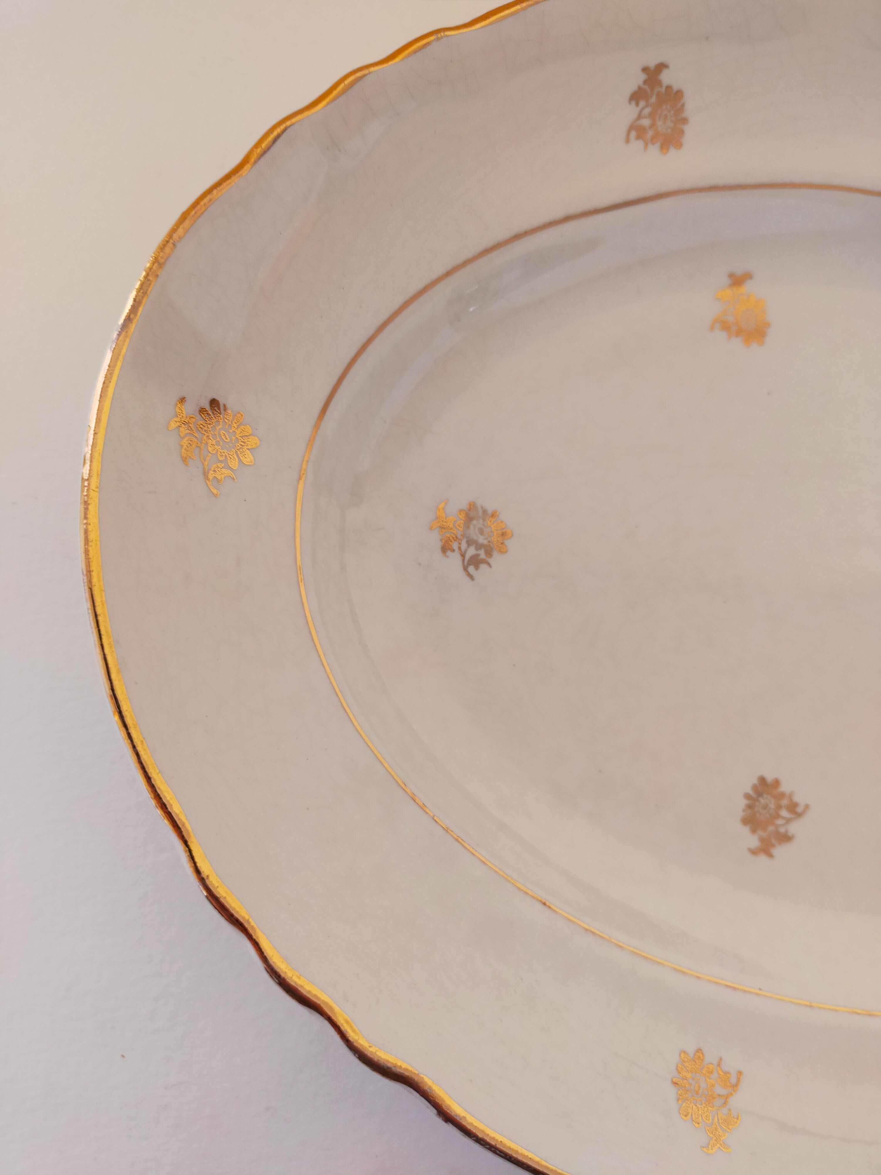 Moulin des loups serving dish