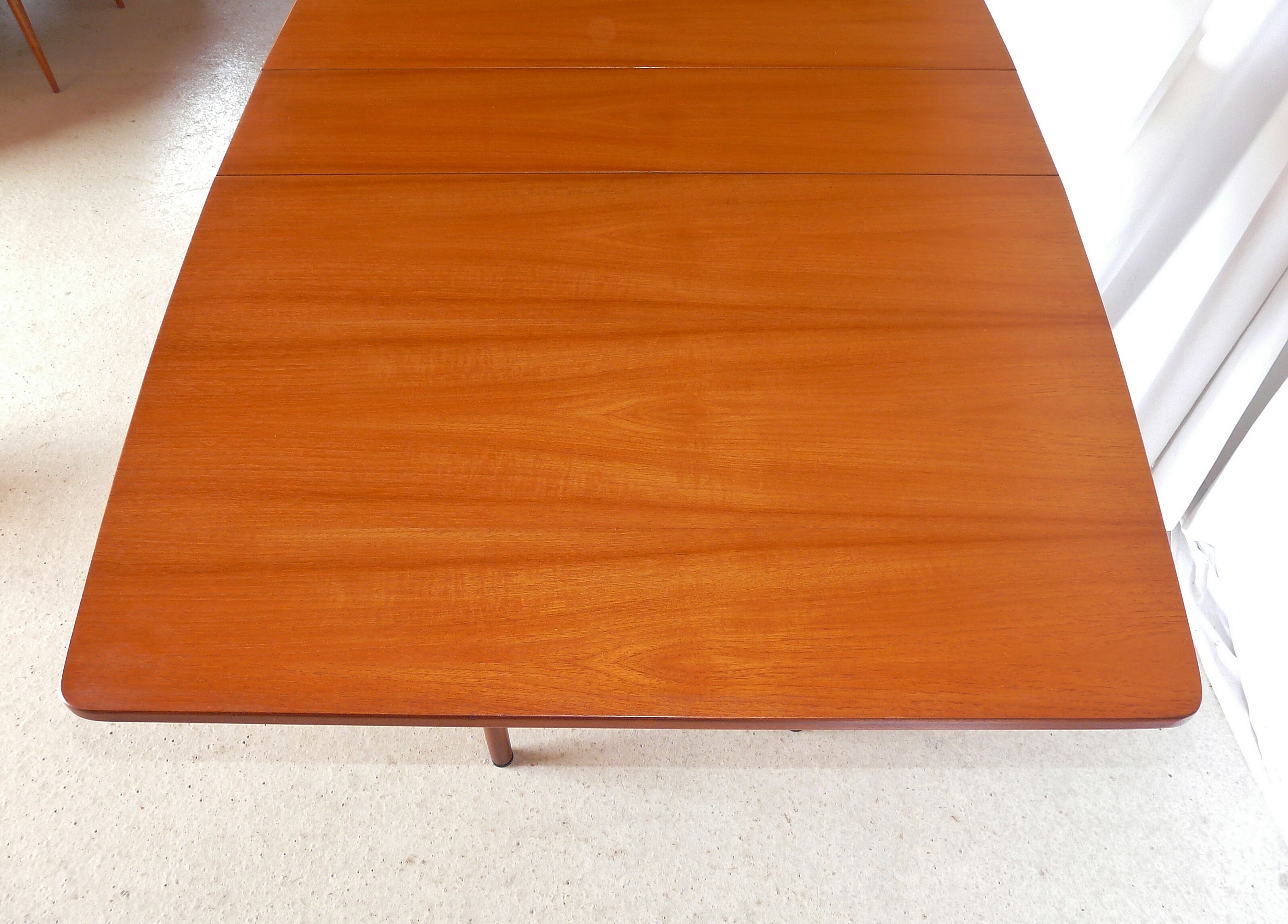 Scandinavian folding table in Mc Intosh teak