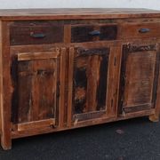 Buffet en bois ancien