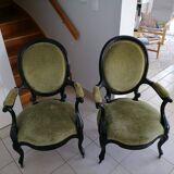 Set of 2 vintage green velvet armchairs – Elegance and comfort