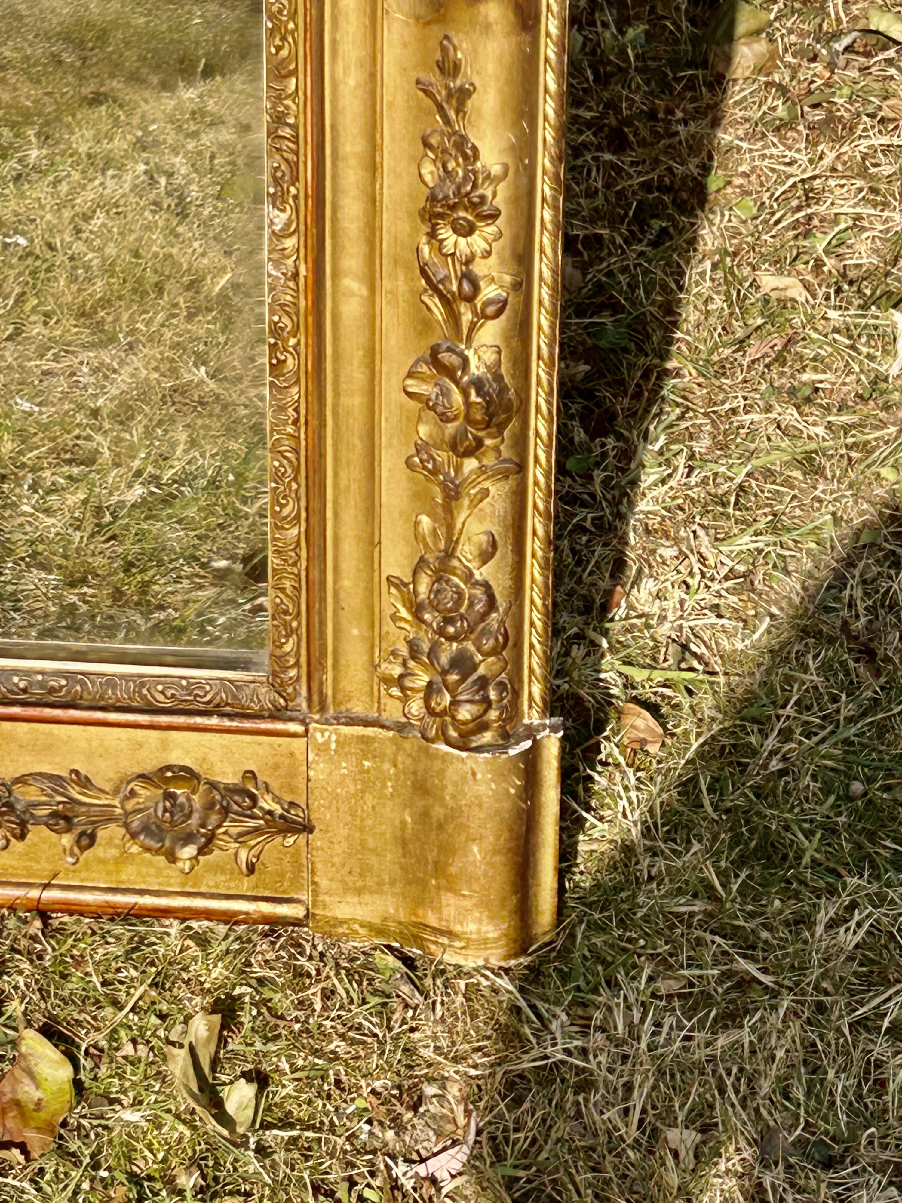 Grand miroir ancien doré à la feuille