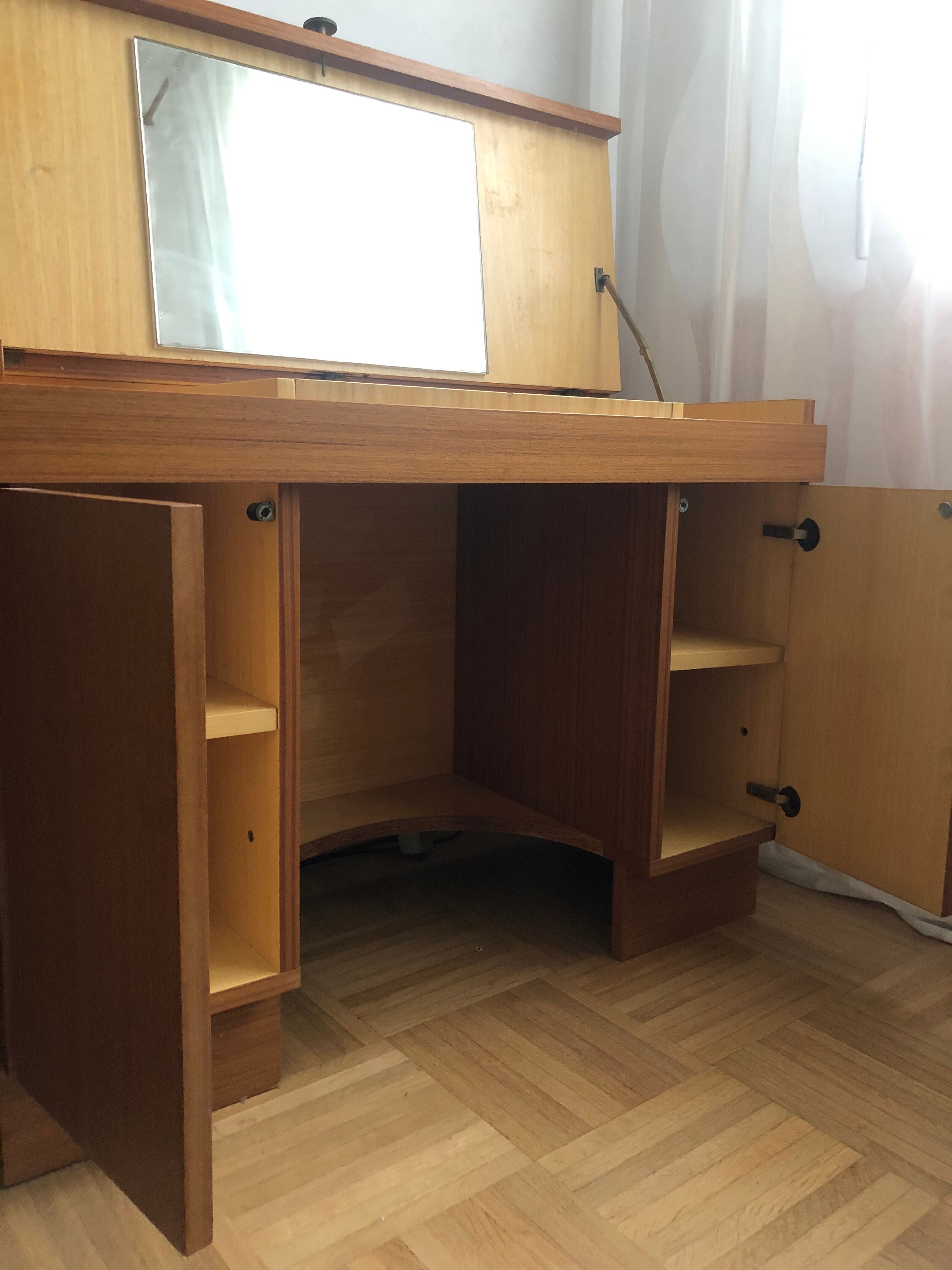 Hairdresser's office of the 1950s