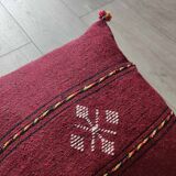 Coussin berbère bordeaux à pompon en coton