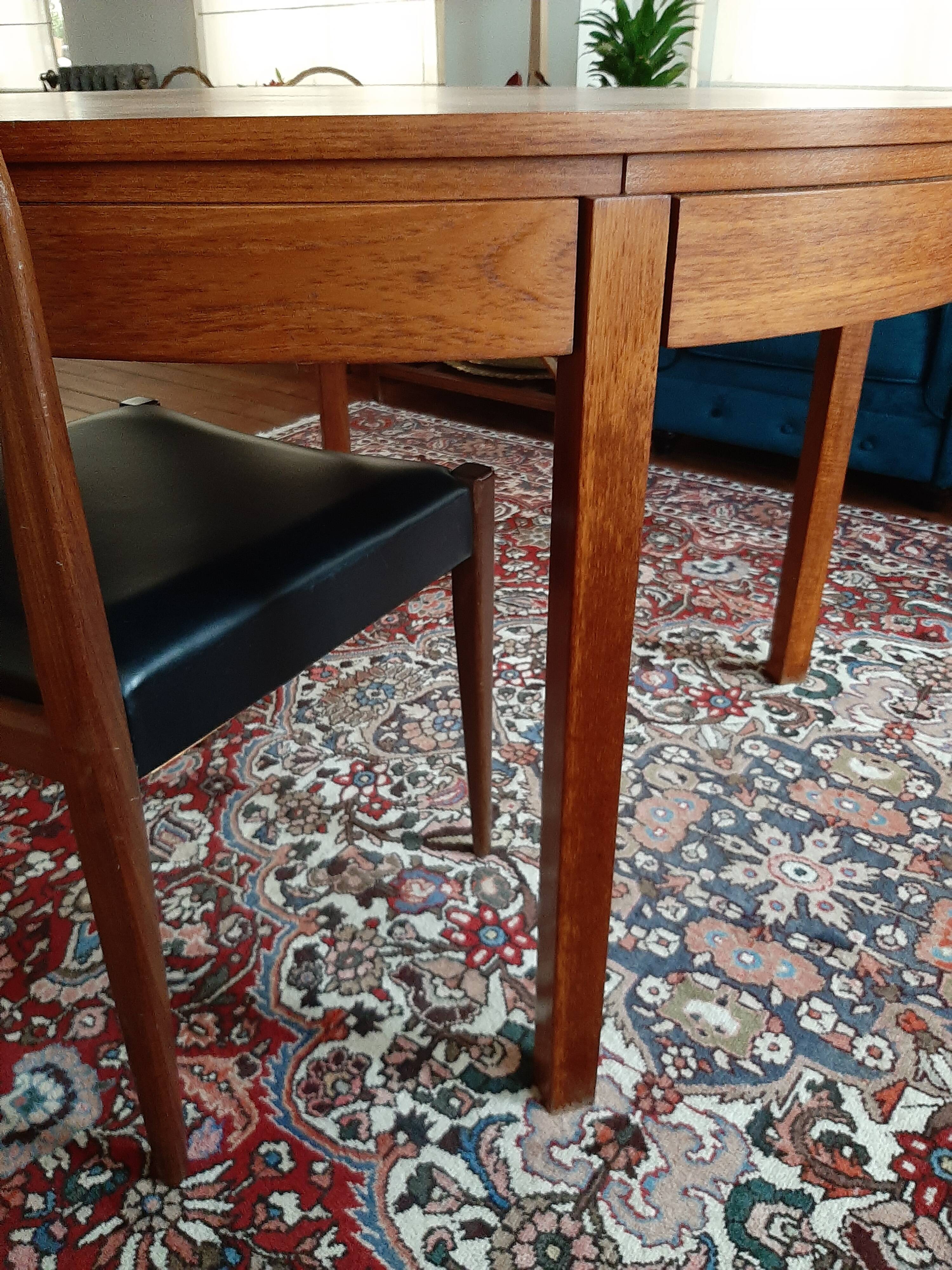 Table ronde extensible scandinave teck vintage