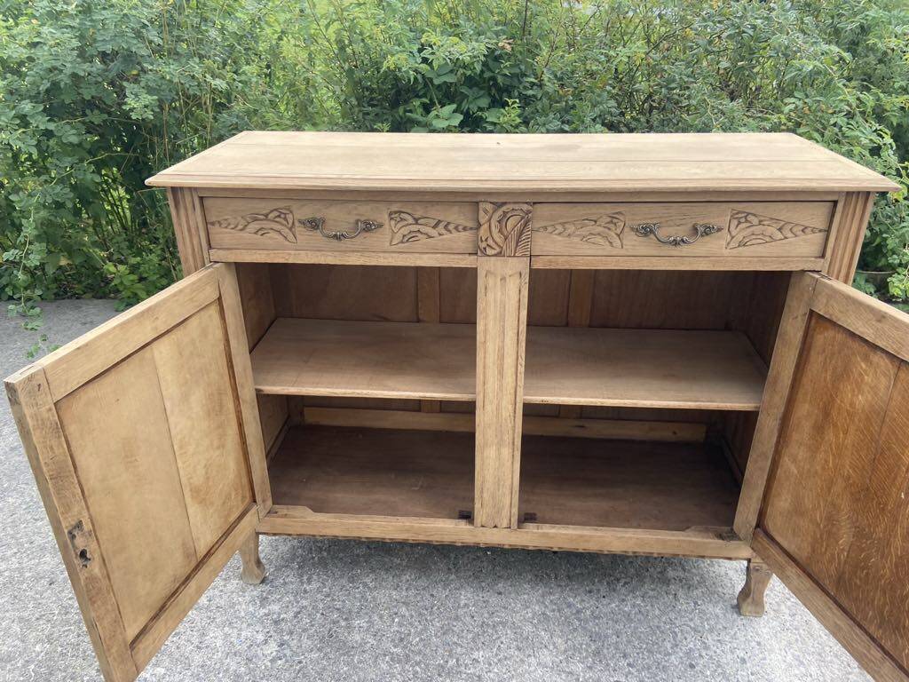 Parisian buffet in raw wood