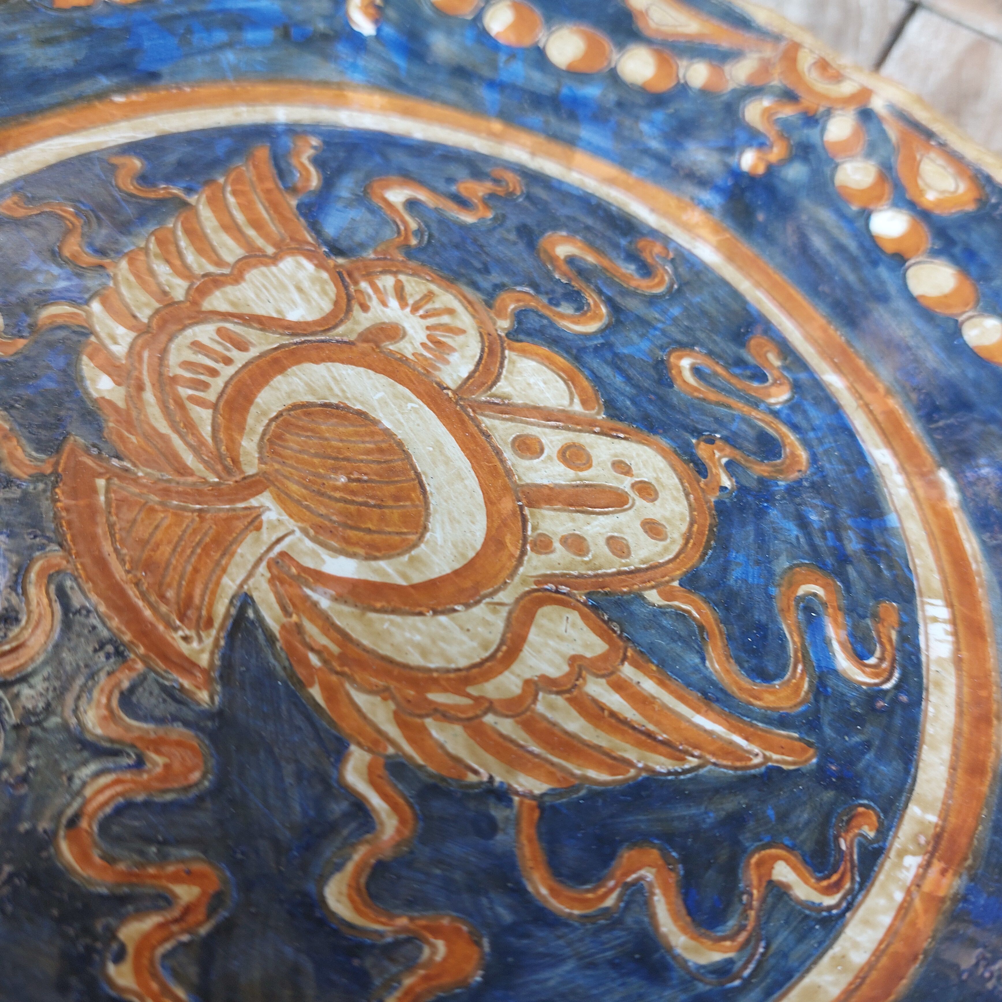 Decorative Italian majolica plate