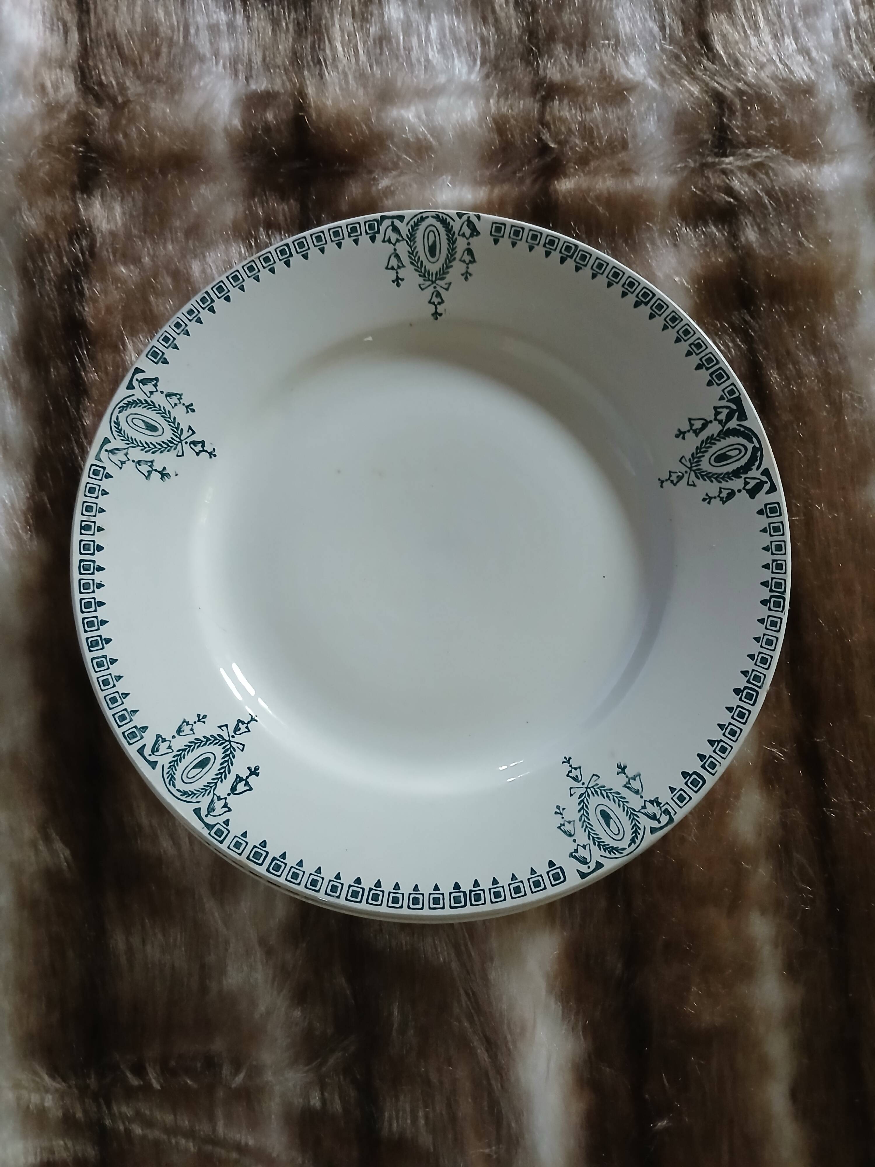 6 antique flat plates in ironstone