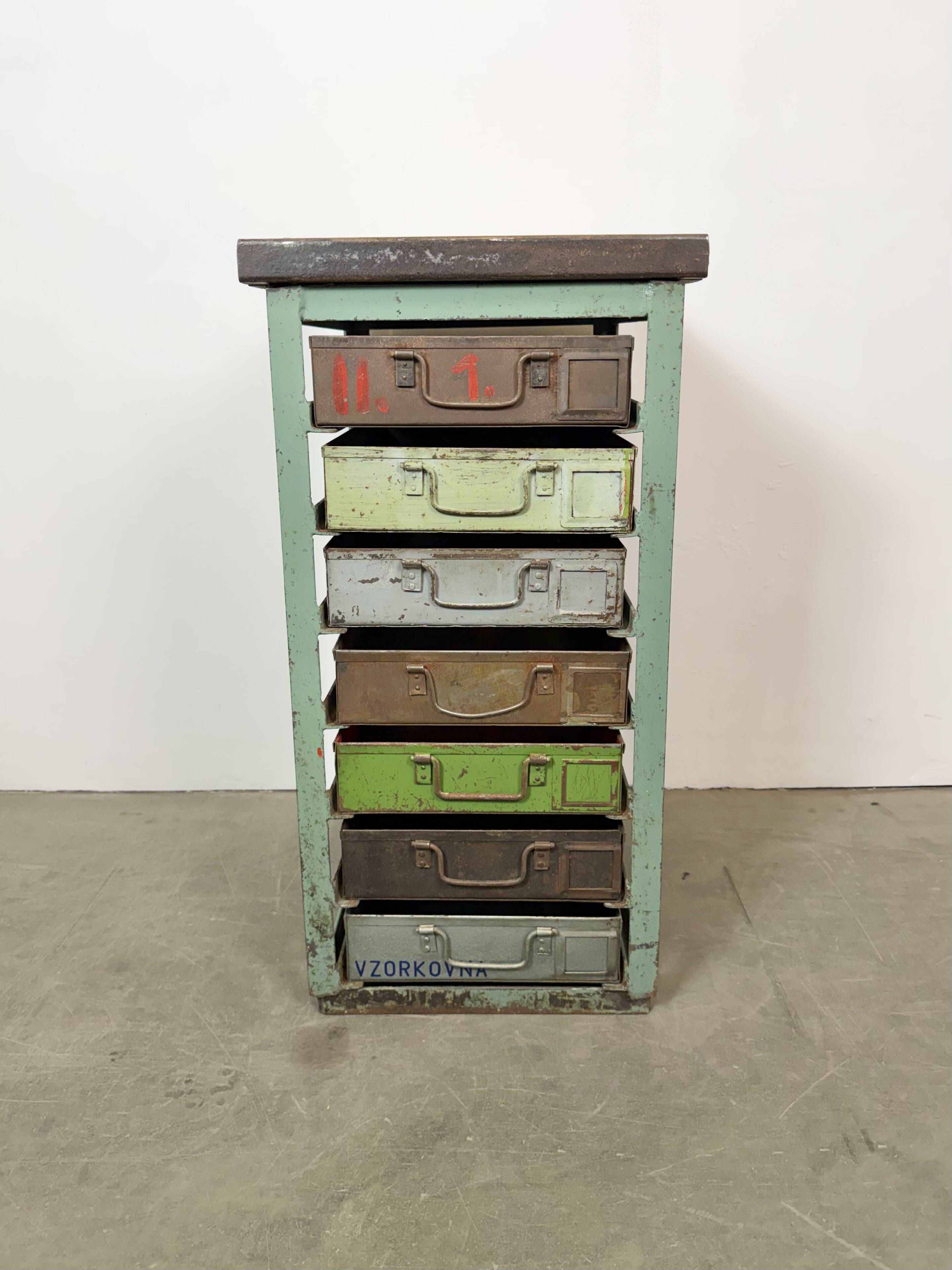 Commode industrielle en fer vert, années 1950