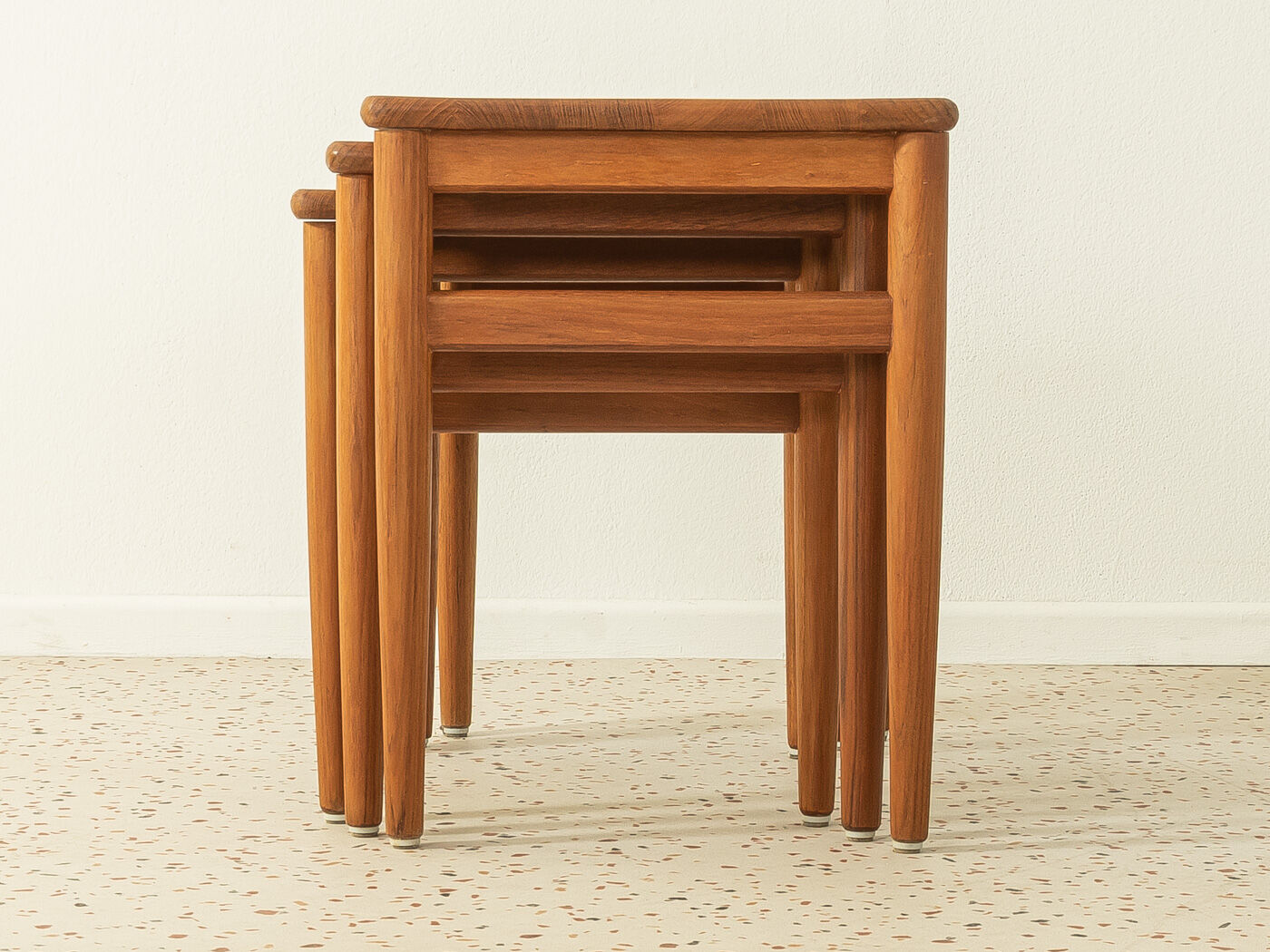 Pull out tables 1960