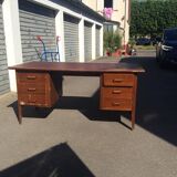 Minister's desk
