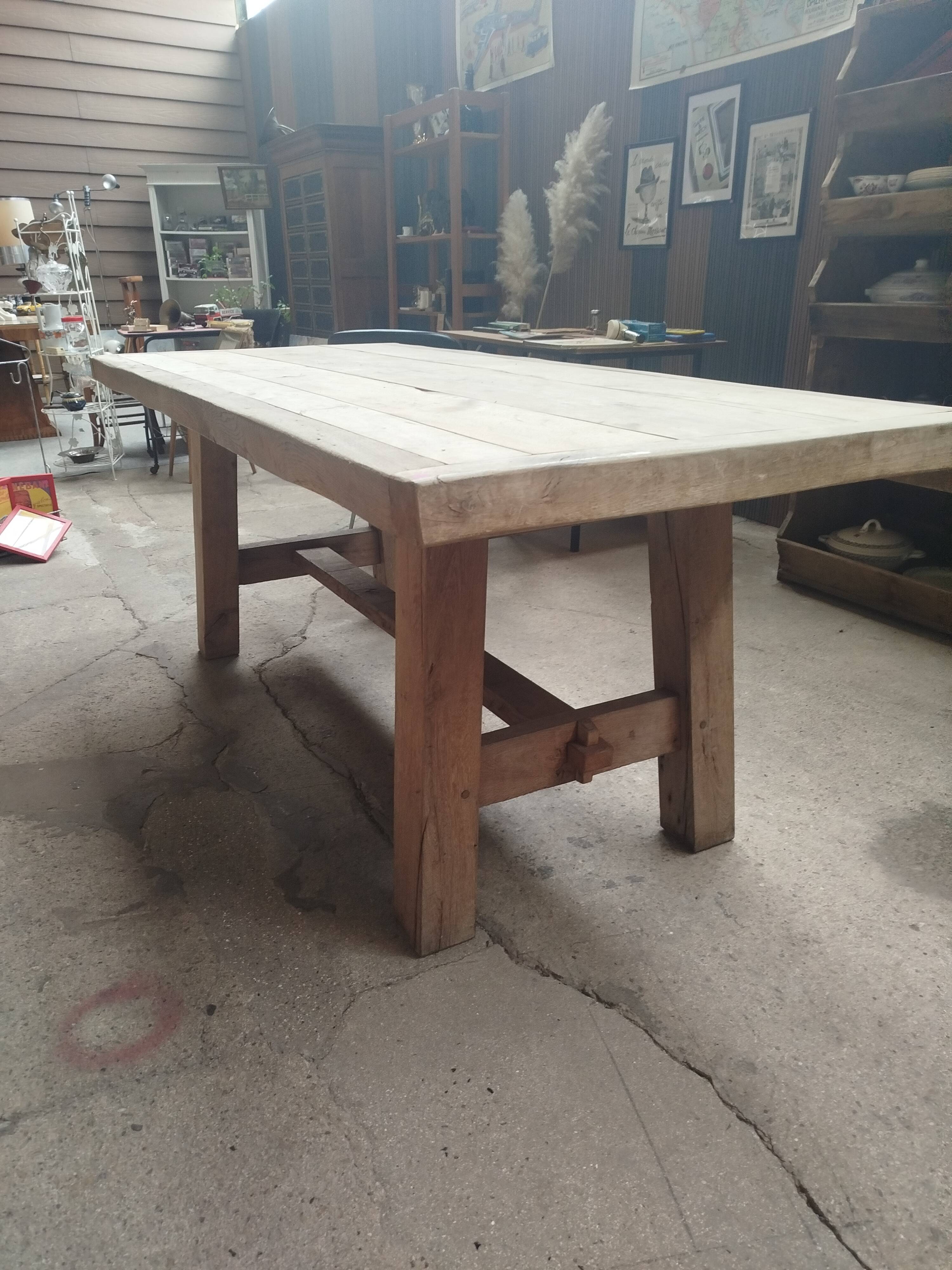 Farm table