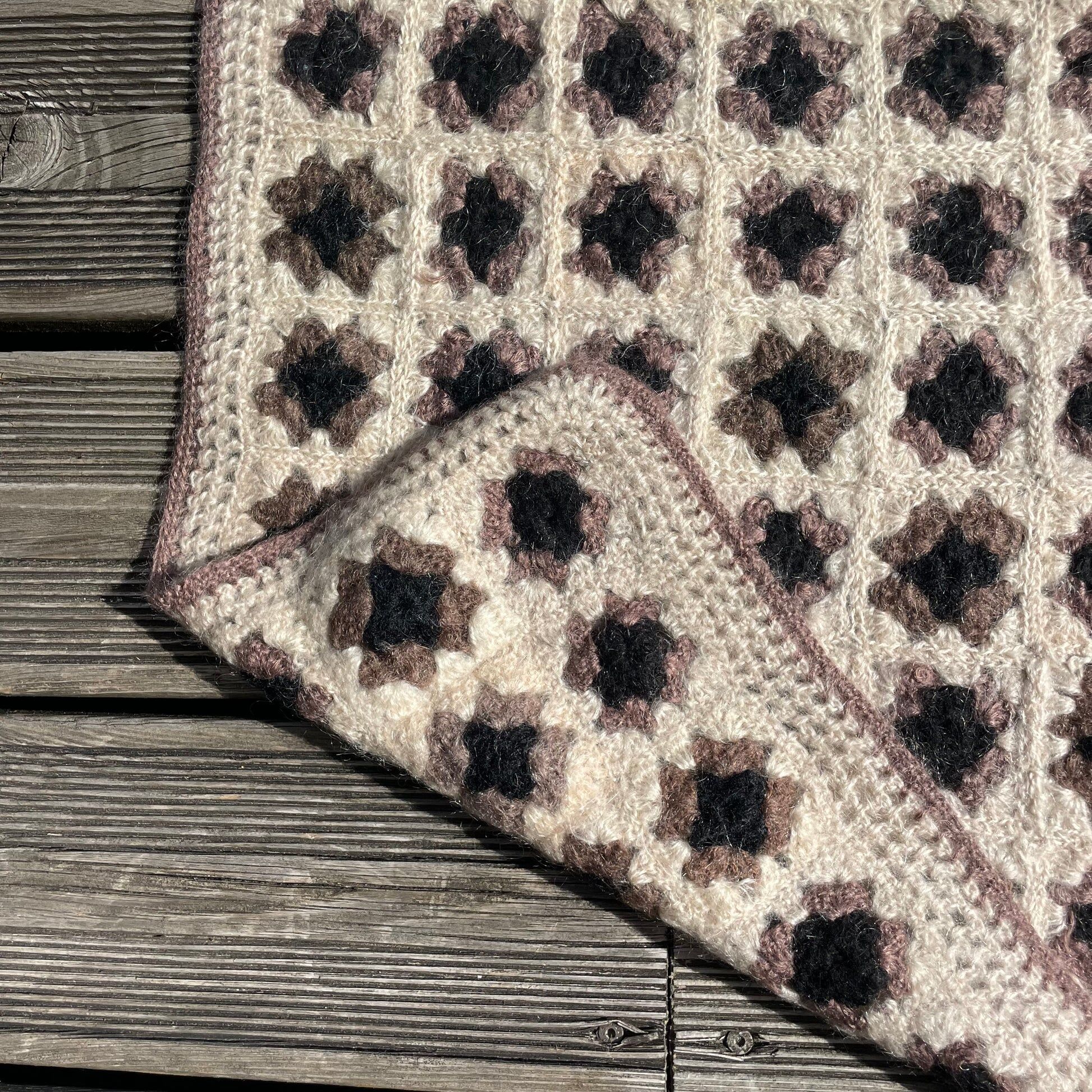 Crochet blanket in wool 1m x 1m