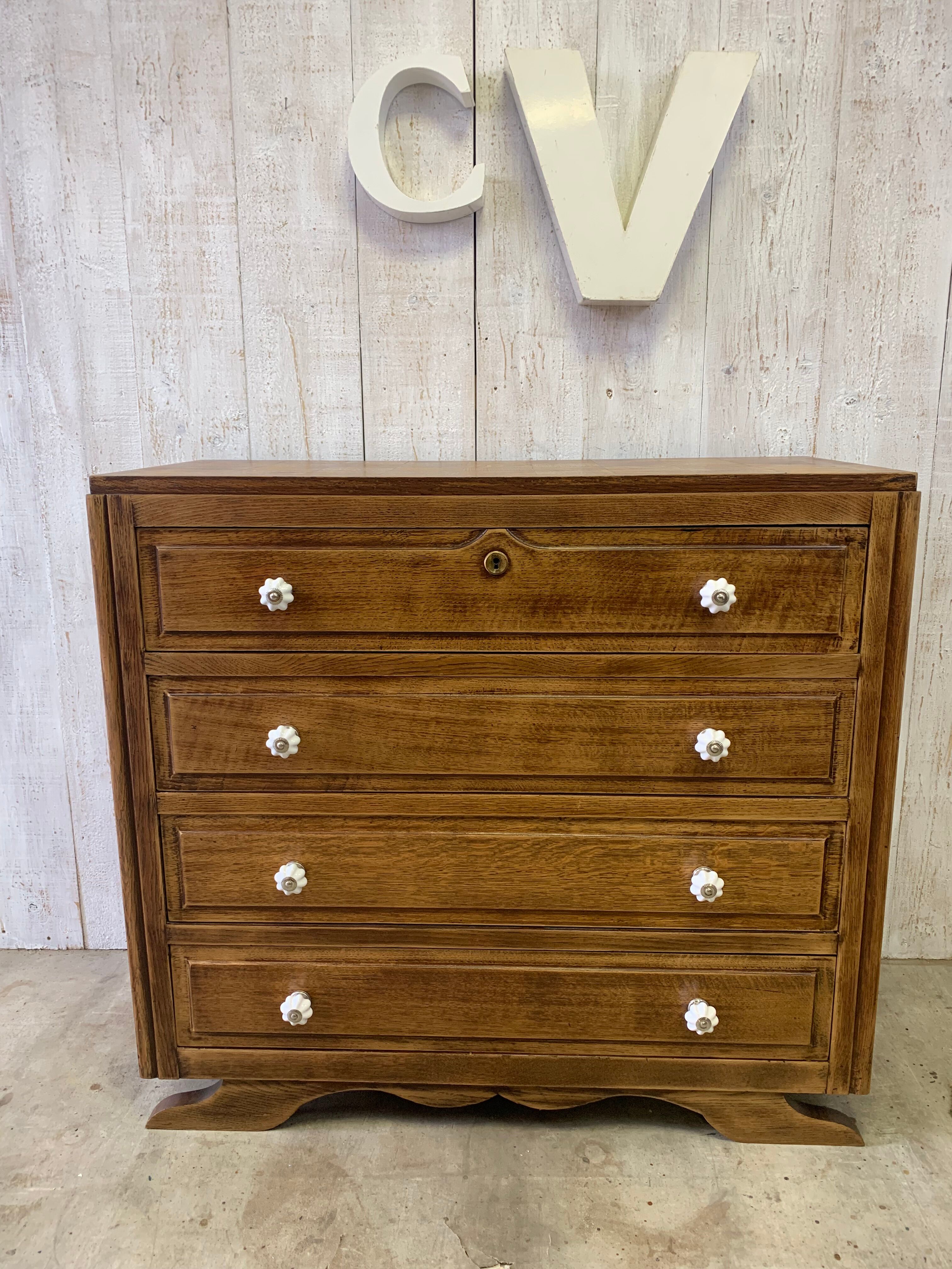 Antique chest of drawers