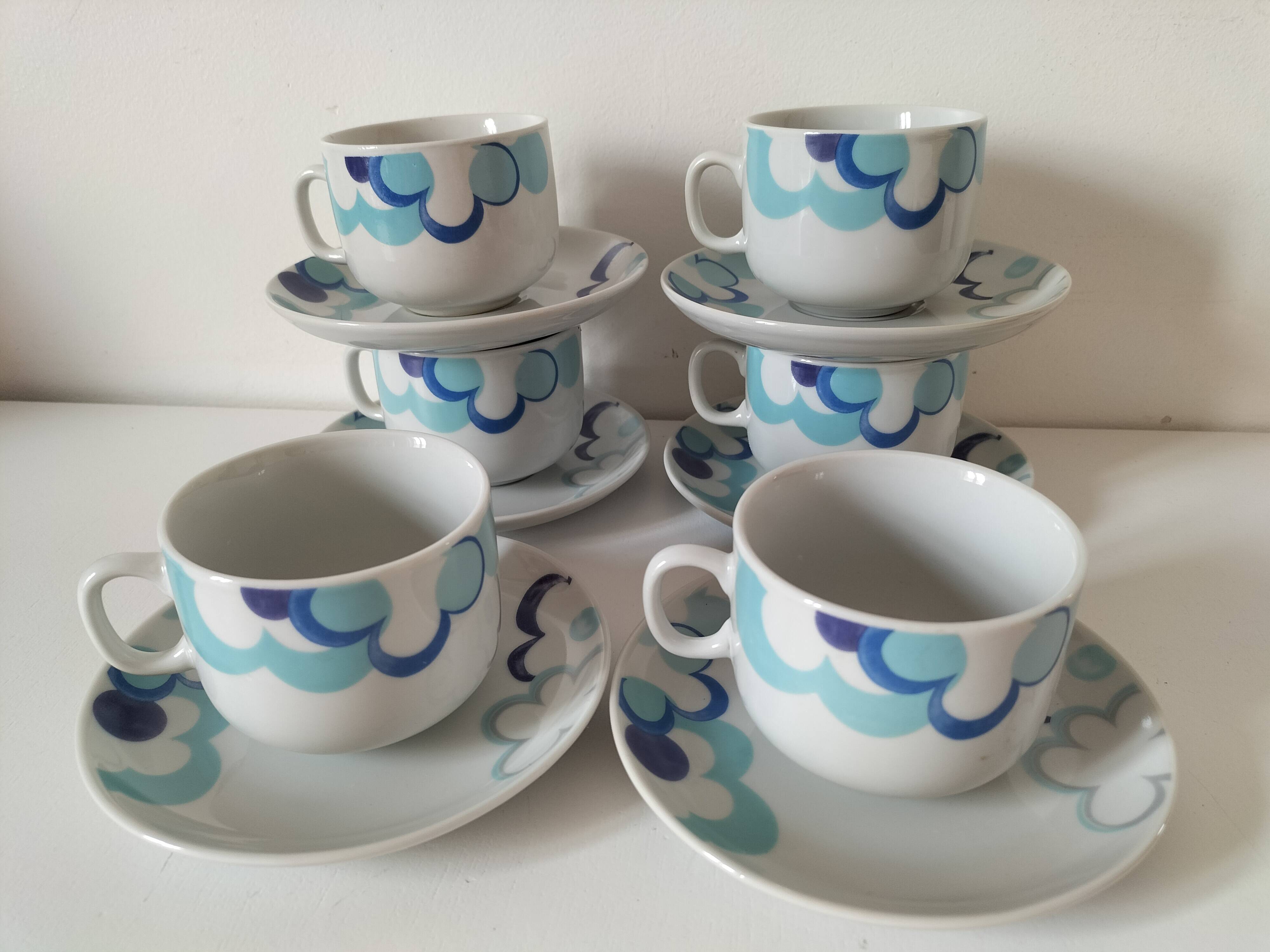 6 vintage cups and 6 saucers with blue cloud decoration by Chriss G.