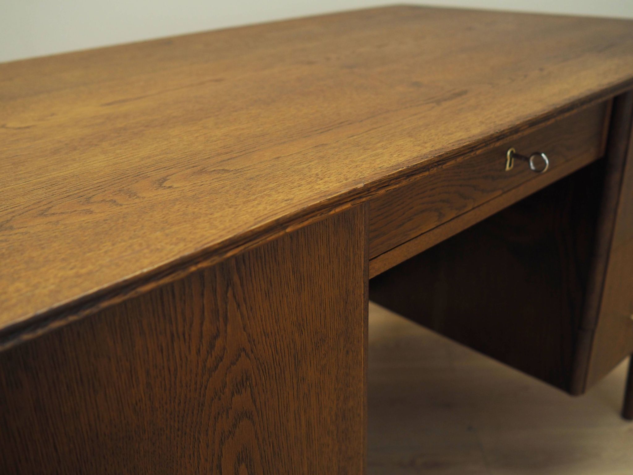 Oak desk, Danish design, 1970s, production: Denmark