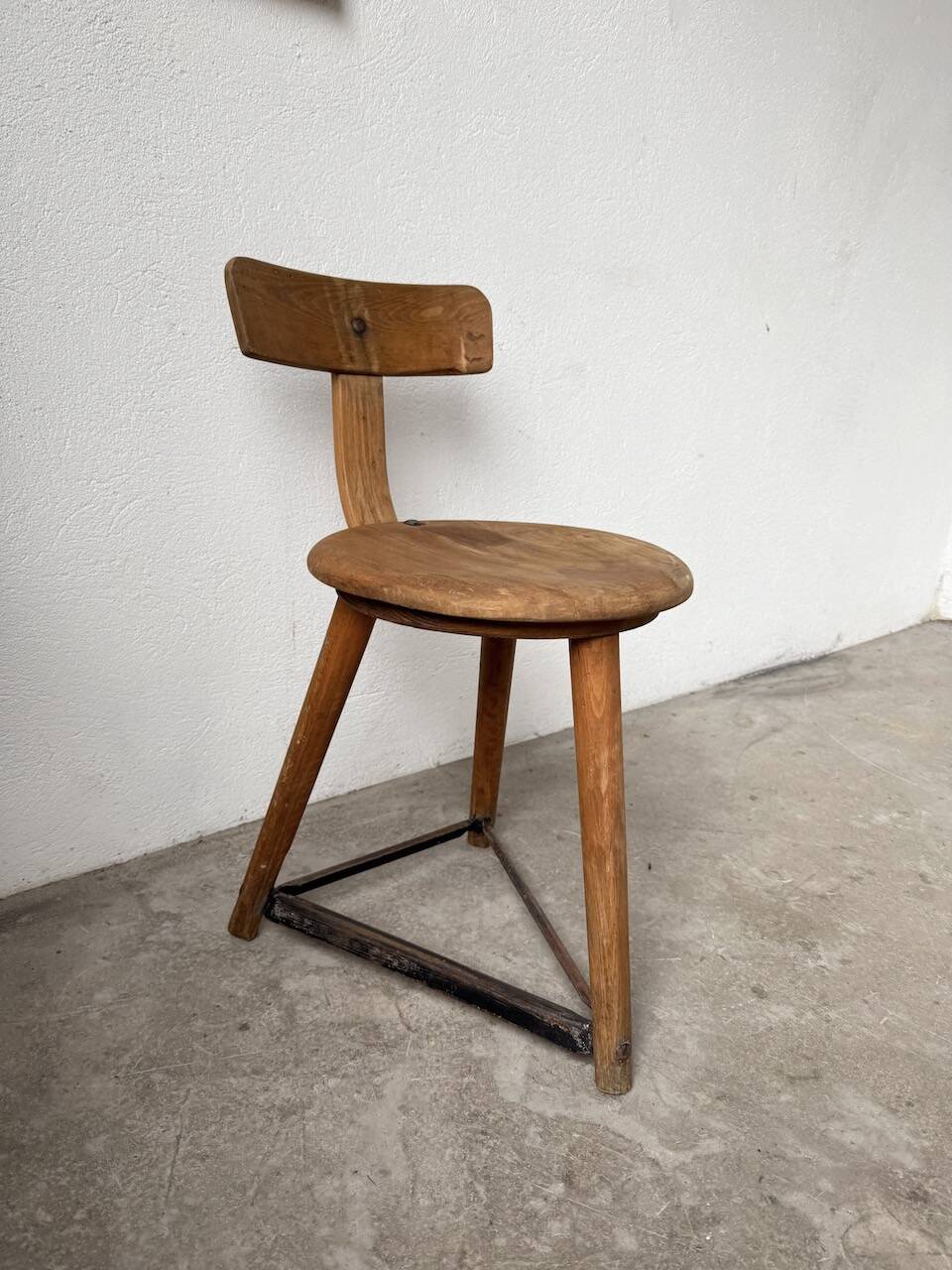 1950 tripod workshop chair