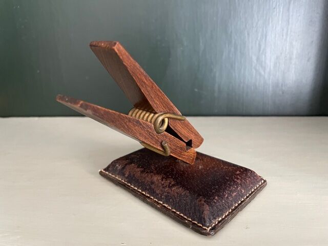 Gucci 1950 paper press