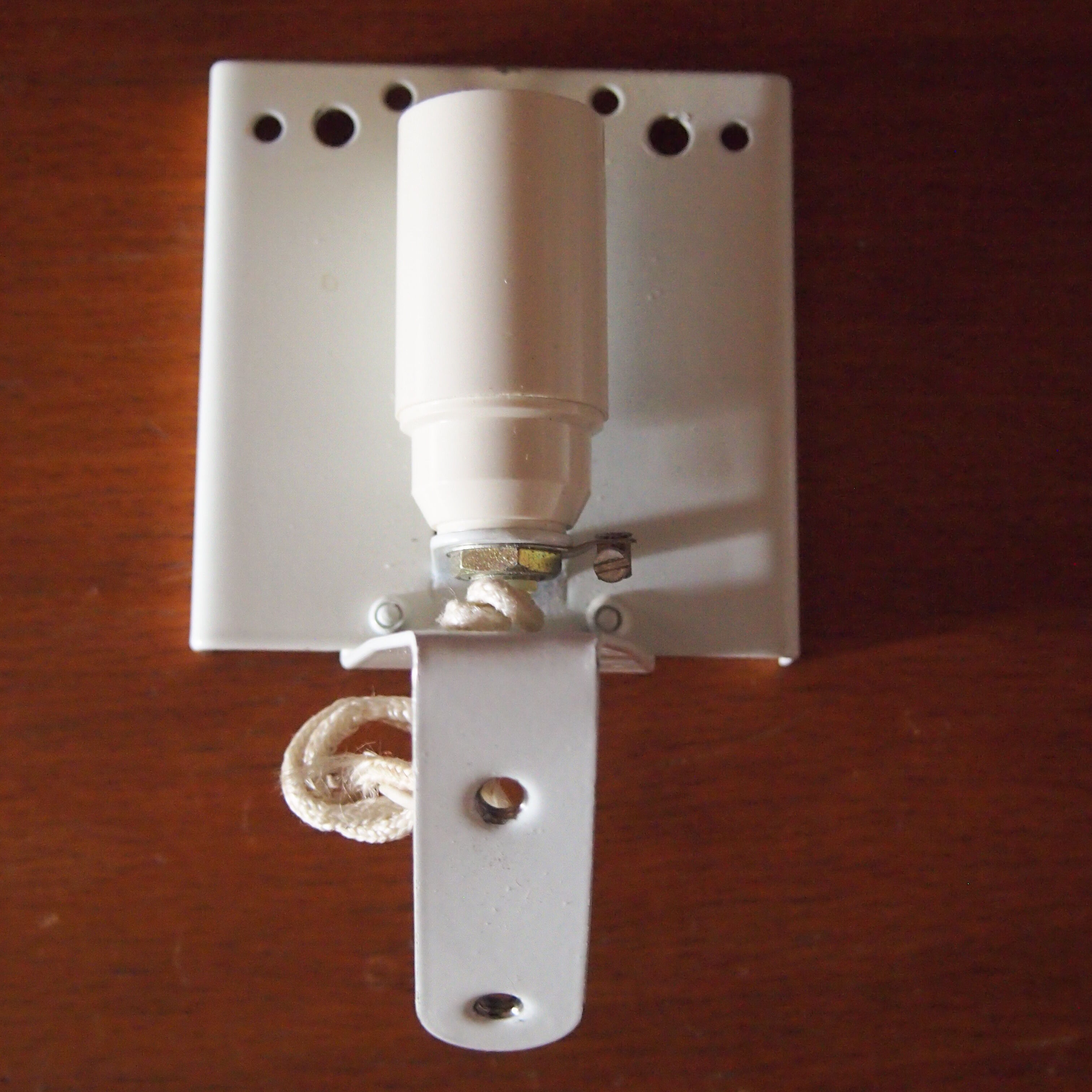 Wall shell sconce