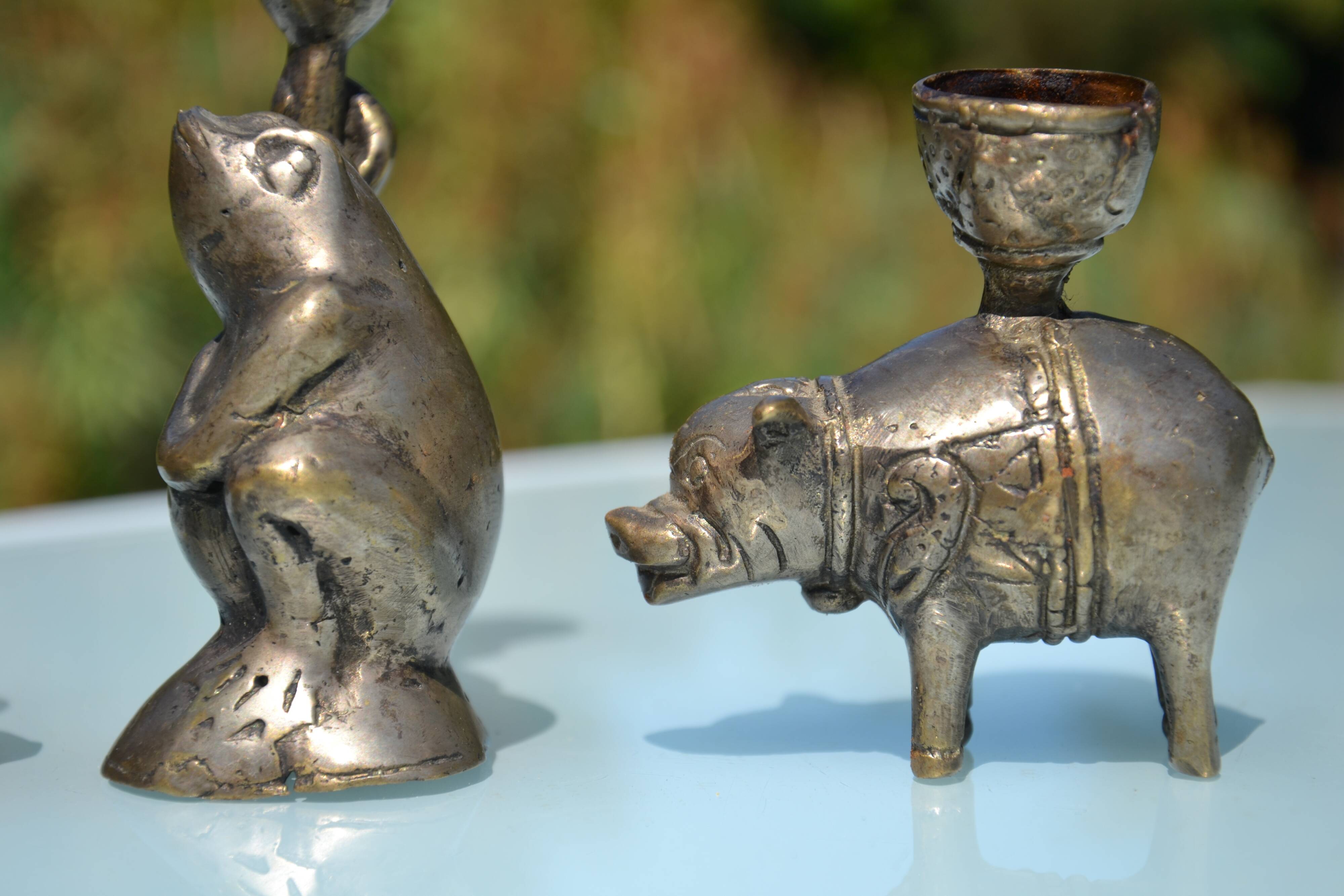 3 animal-shaped bronze candlesticks