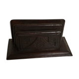 Porte courrier en cuir repoussé
