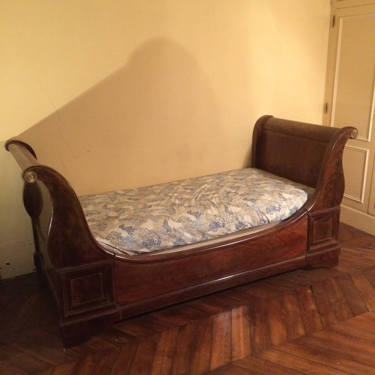 Louis Philippe bed