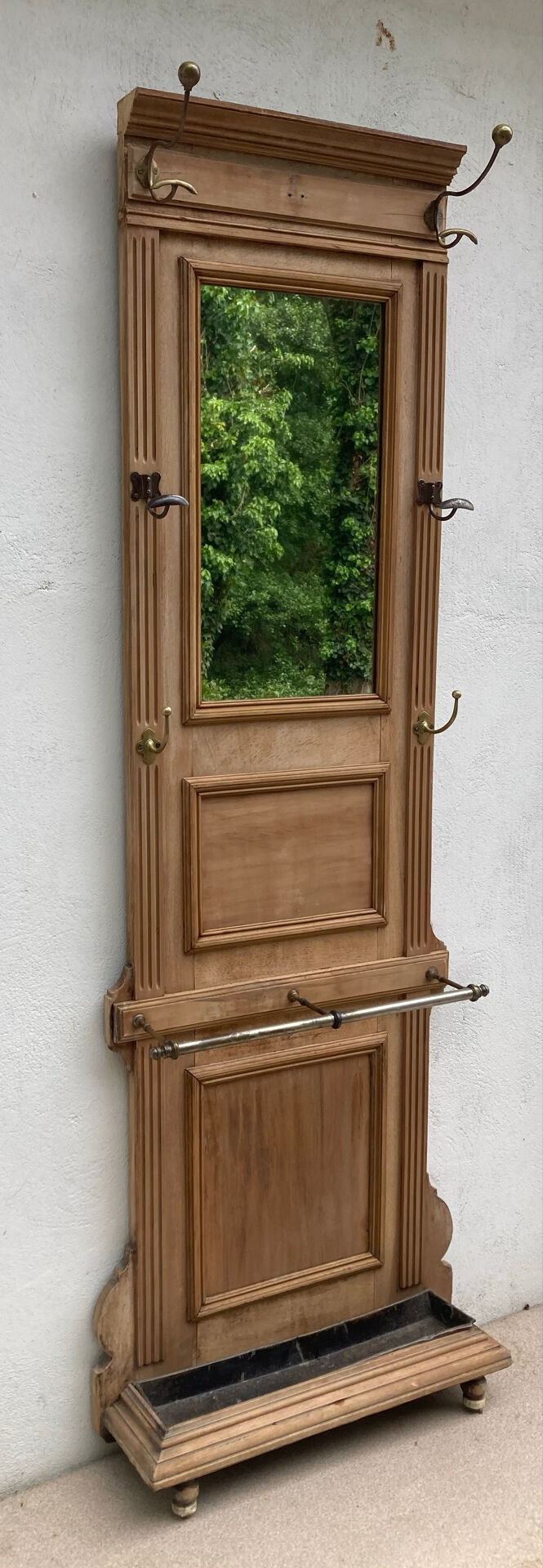 Coat rack with mirror and brass