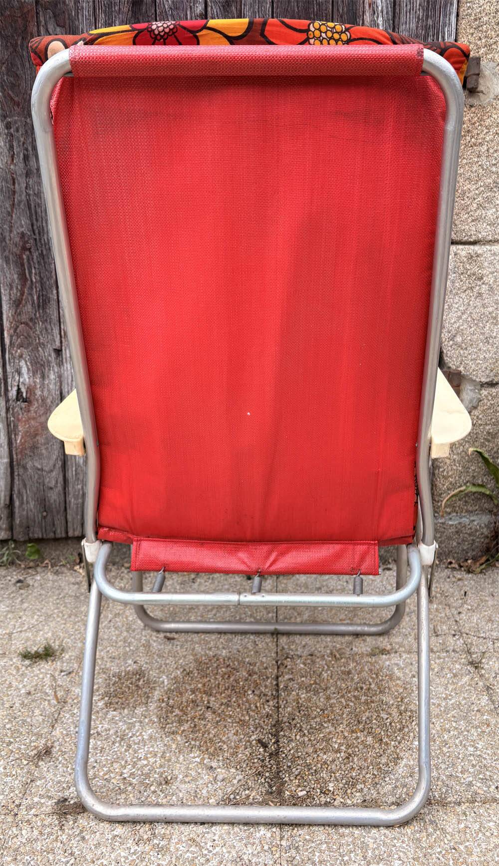 Vintage 1970s Kettler folding chair – pop floral print & structure